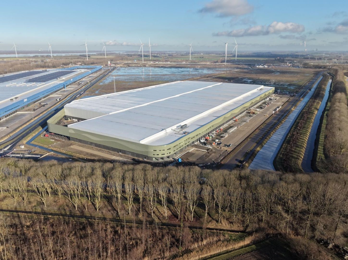 Luchtfoto van Warehouse A in Moerdijk